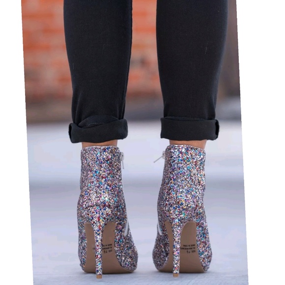 Sizes 5.5 Glitter-Encrusted Pointy Toe Stiletto - Picture 5 of 5